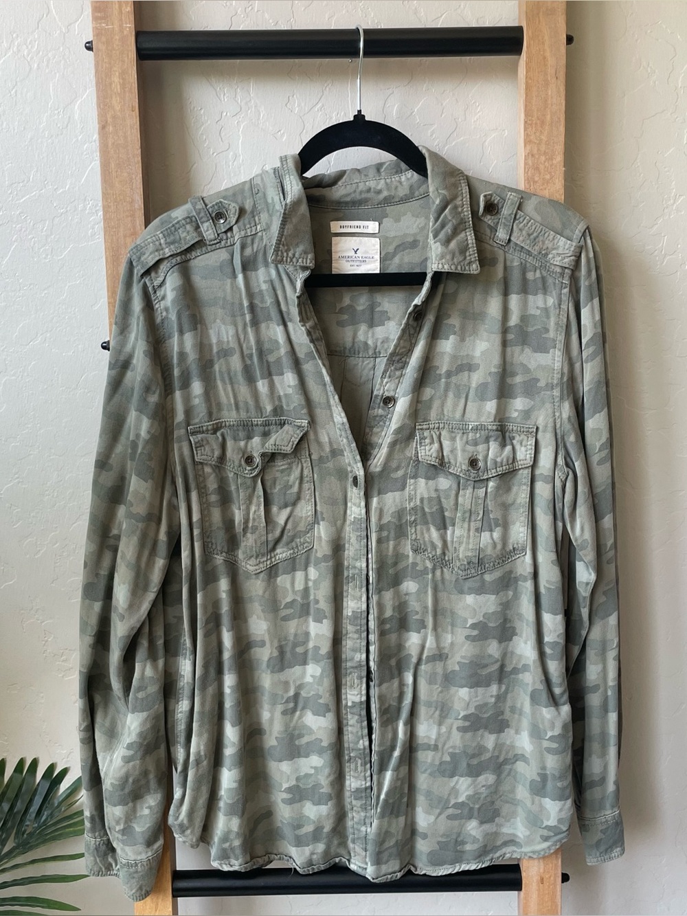 American Eagle Outfitters Olive Camo Boyfriend Fit Button Down Shirt/Shacket